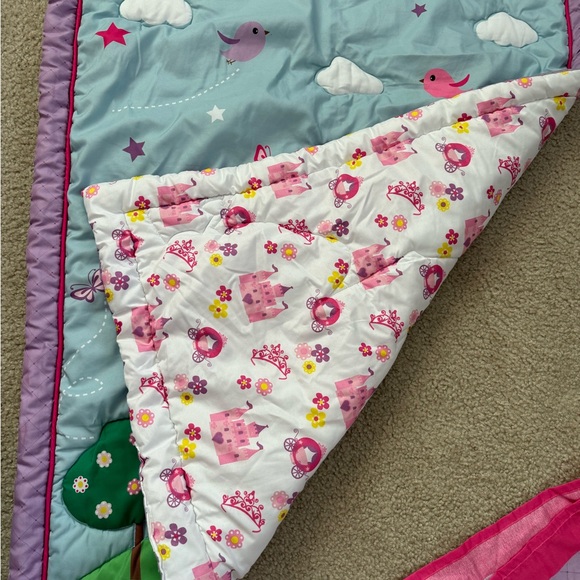 Toddler comforter and dust ruffle - Picture 4 of 4